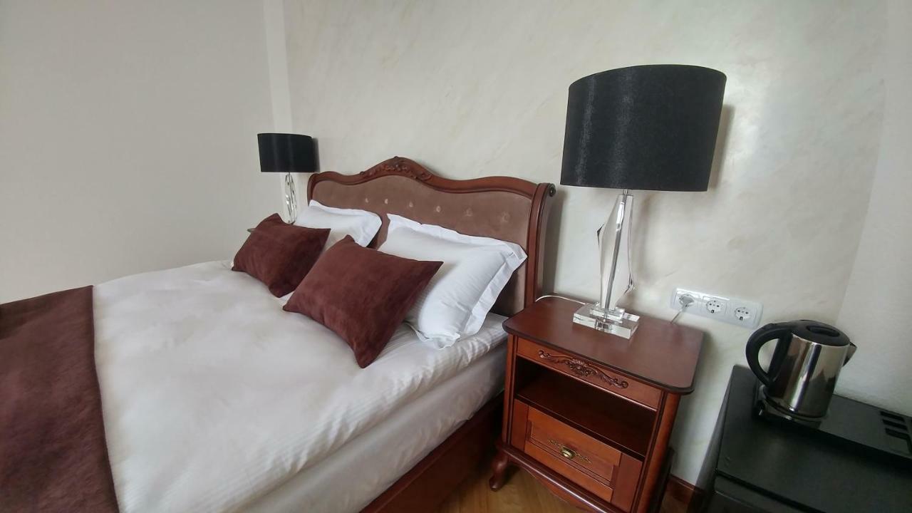 Hotel Meridian Brody Ngoại thất bức ảnh