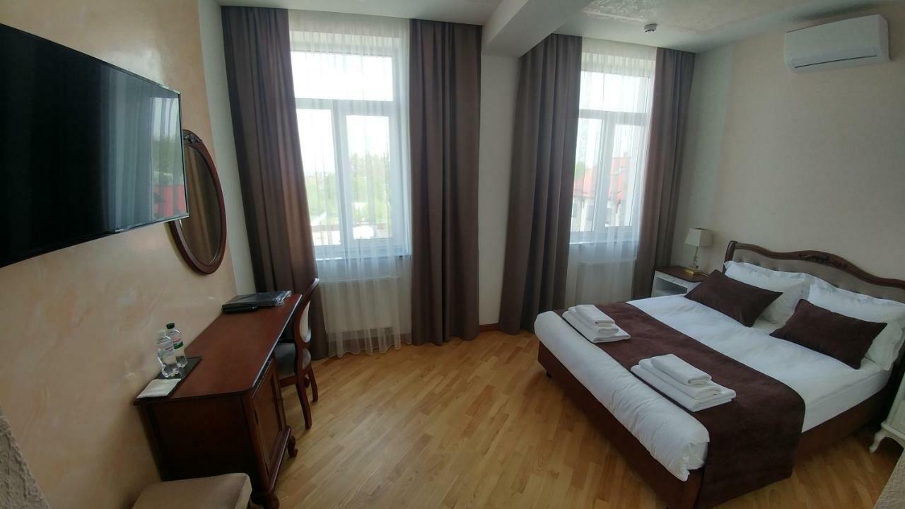 Hotel Meridian Brody Ngoại thất bức ảnh