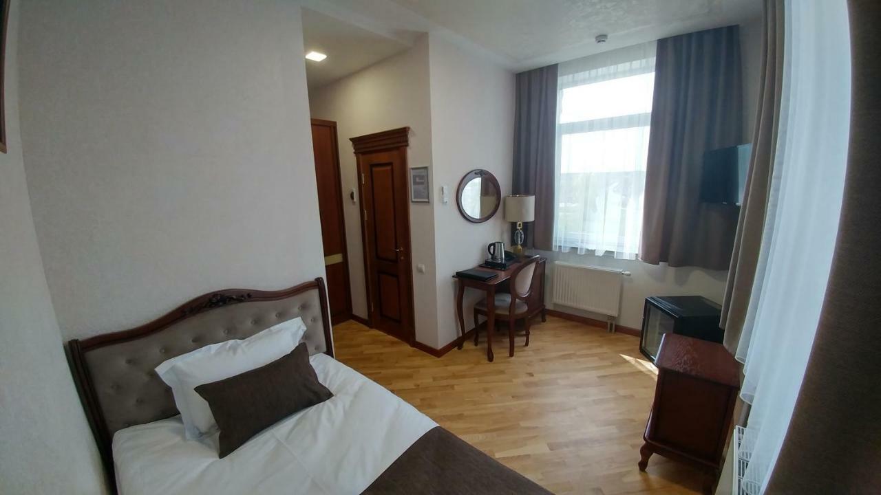 Hotel Meridian Brody Ngoại thất bức ảnh