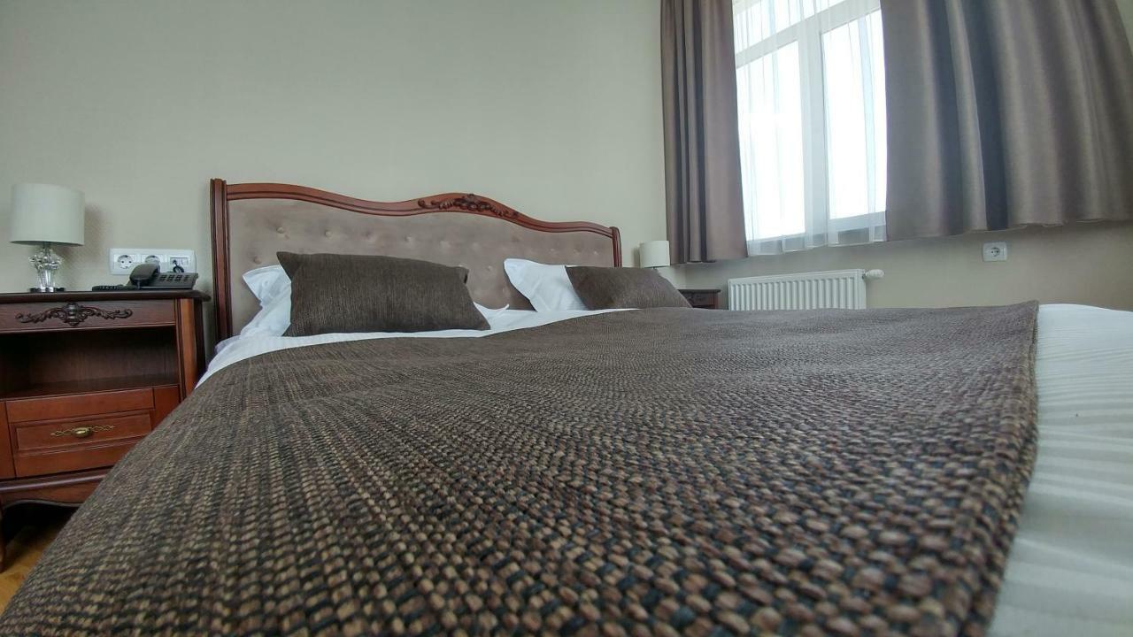 Hotel Meridian Brody Ngoại thất bức ảnh