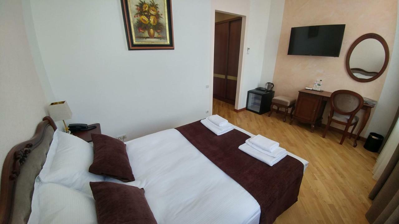Hotel Meridian Brody Ngoại thất bức ảnh