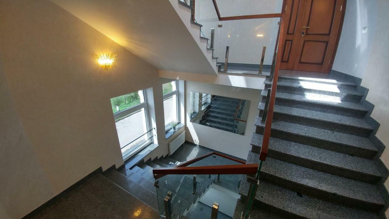 Hotel Meridian Brody Ngoại thất bức ảnh