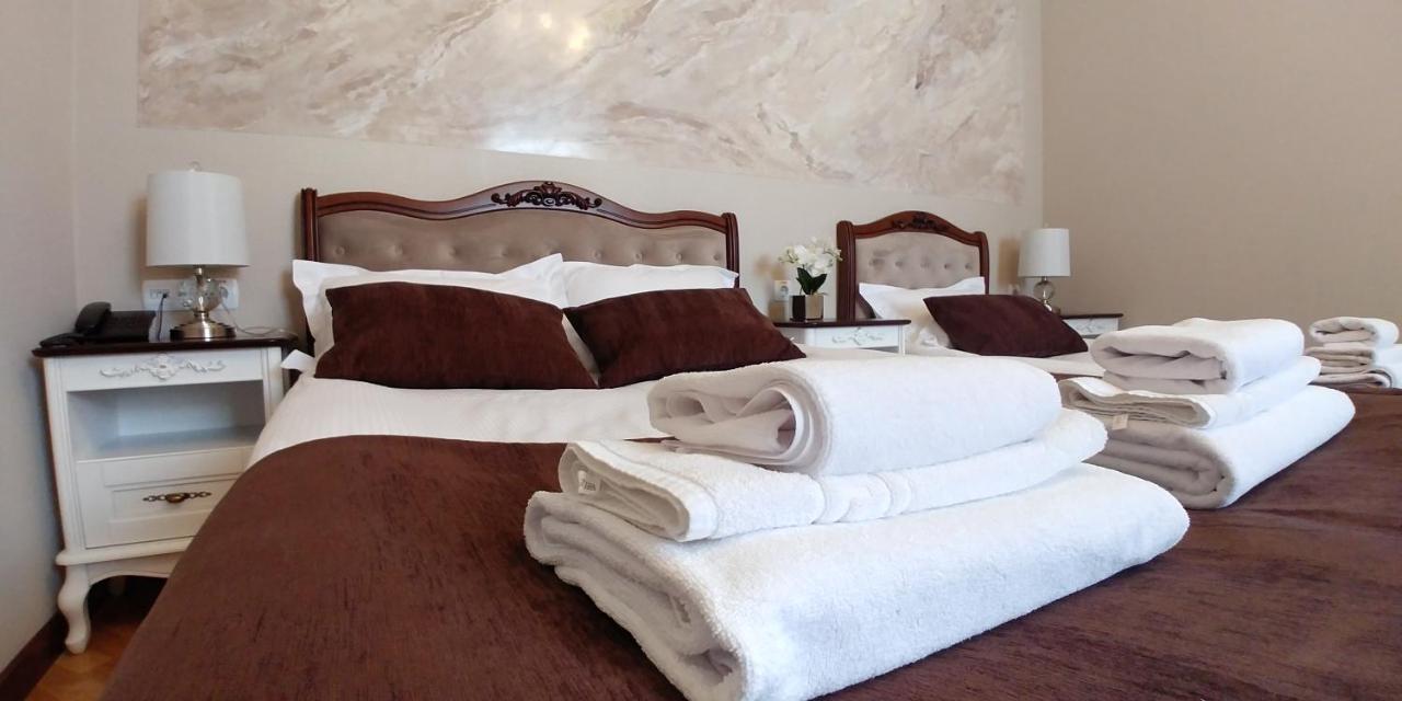 Hotel Meridian Brody Ngoại thất bức ảnh