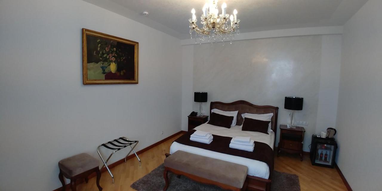 Hotel Meridian Brody Ngoại thất bức ảnh