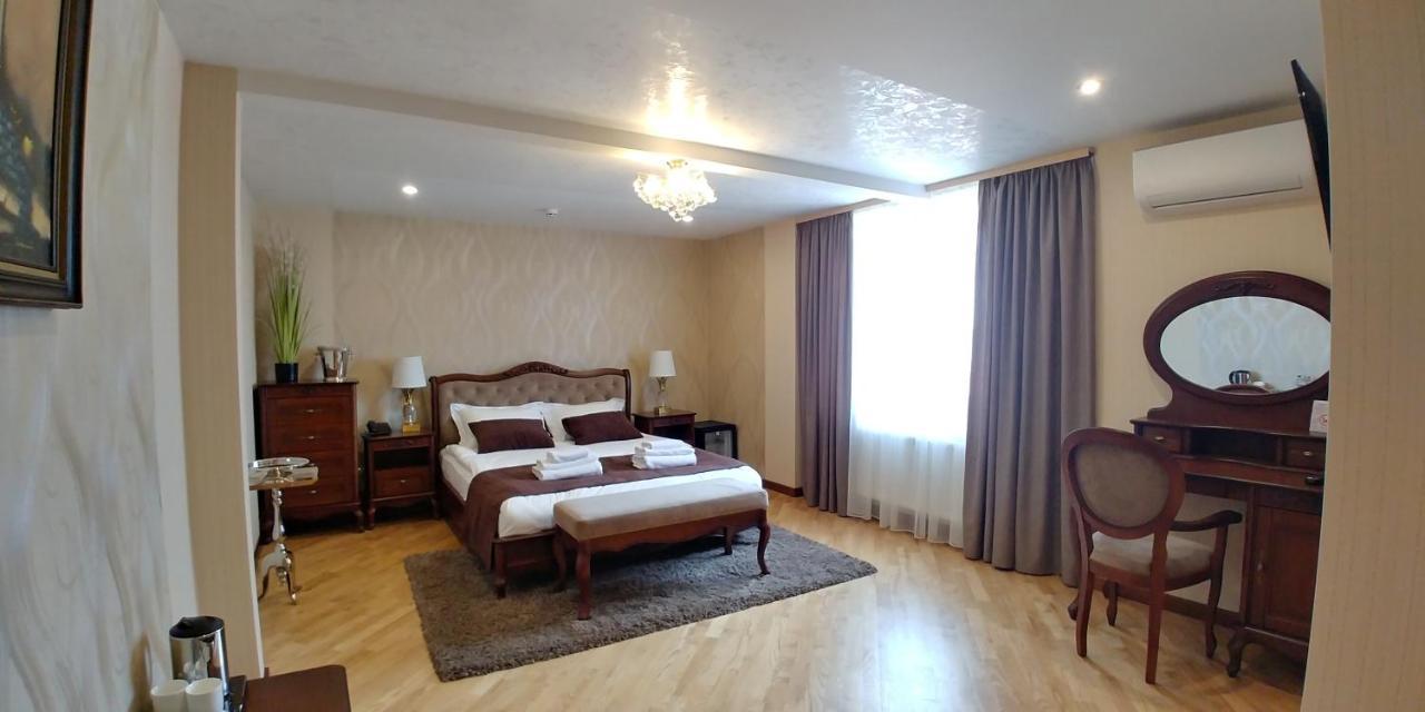 Hotel Meridian Brody Ngoại thất bức ảnh