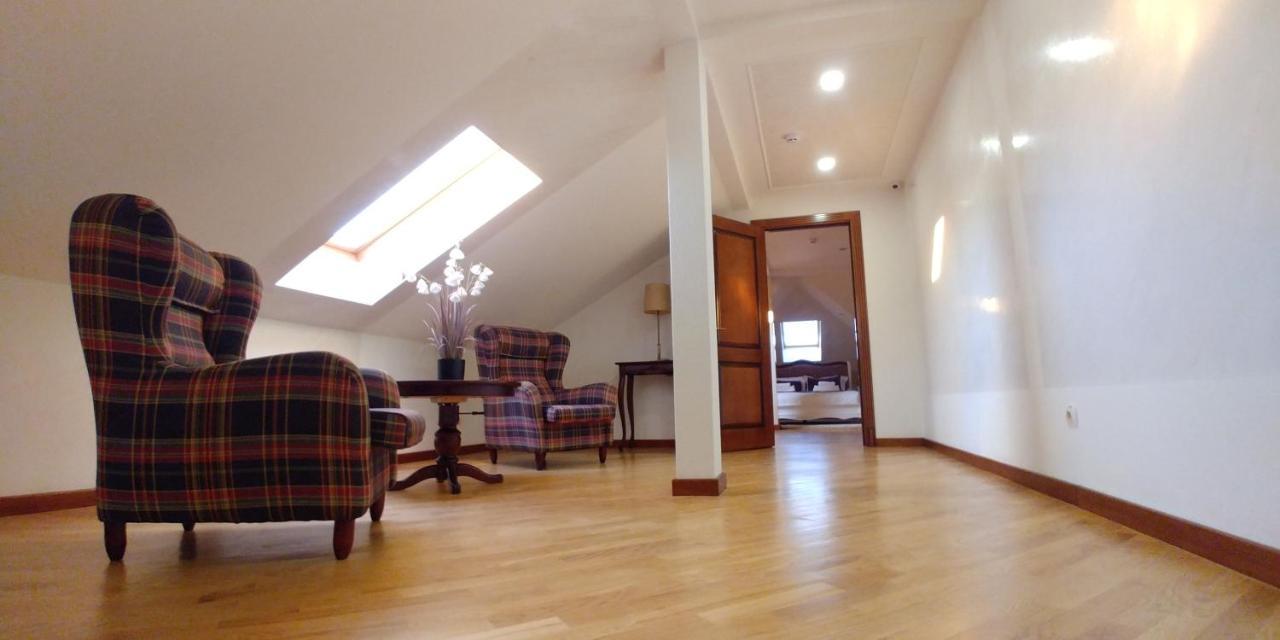 Hotel Meridian Brody Ngoại thất bức ảnh